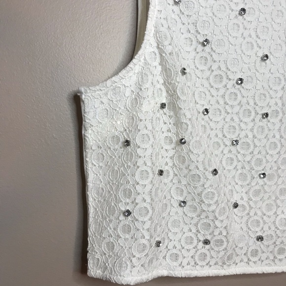 2/$25 NWT Lauren Conrad Embellished Lace Crop Top - Picture 3 of 7